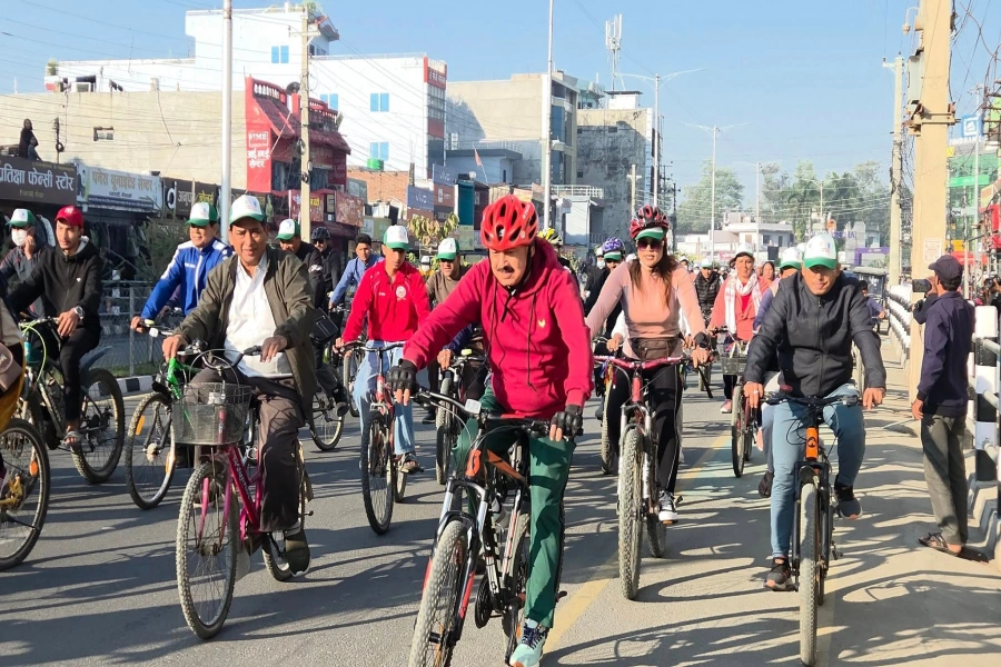 Mayor Gopi Hamal Dhangadhi cycling-1763427432.webp